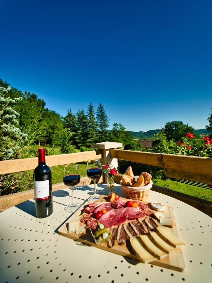 Hotel Le Clos Roussillon Pres De Sarlat 维塔克 外观 照片