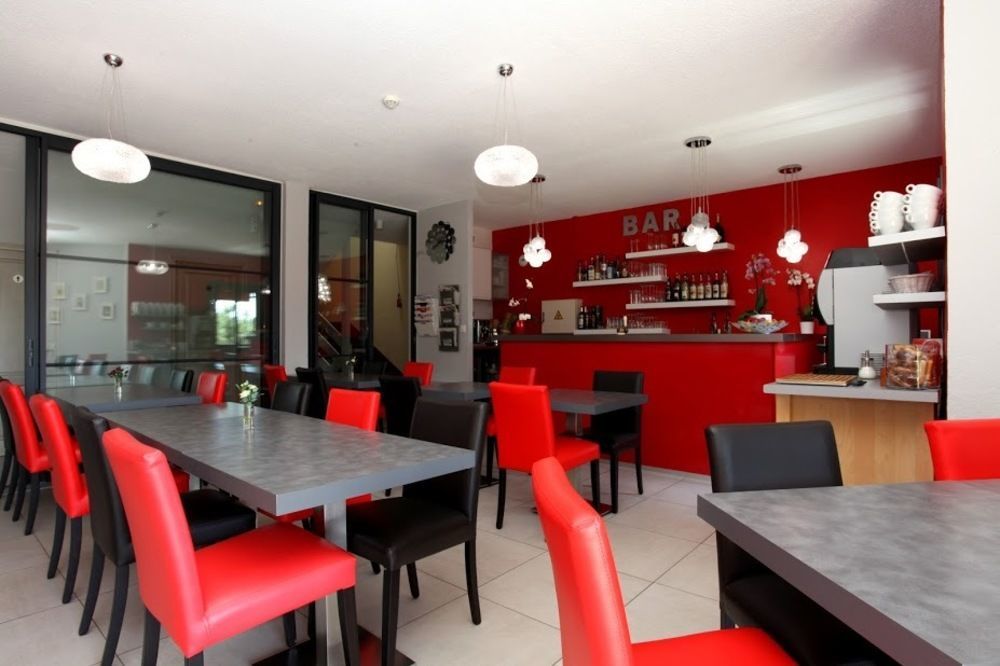 Hotel Le Clos Roussillon Pres De Sarlat 维塔克 外观 照片