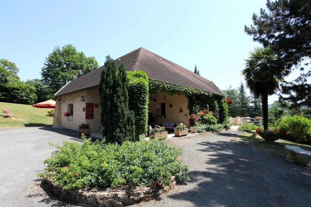 Hotel Le Clos Roussillon Pres De Sarlat 维塔克 外观 照片