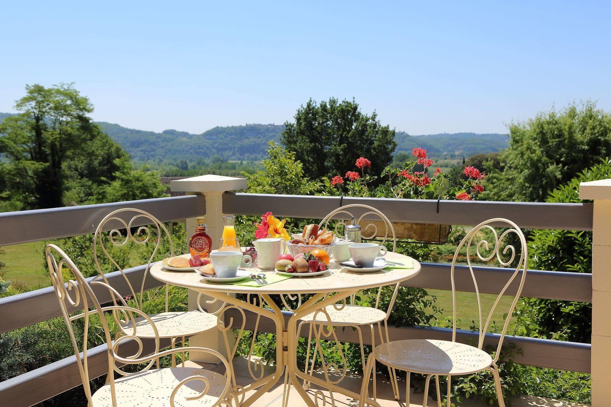 Hotel Le Clos Roussillon Pres De Sarlat 维塔克 外观 照片