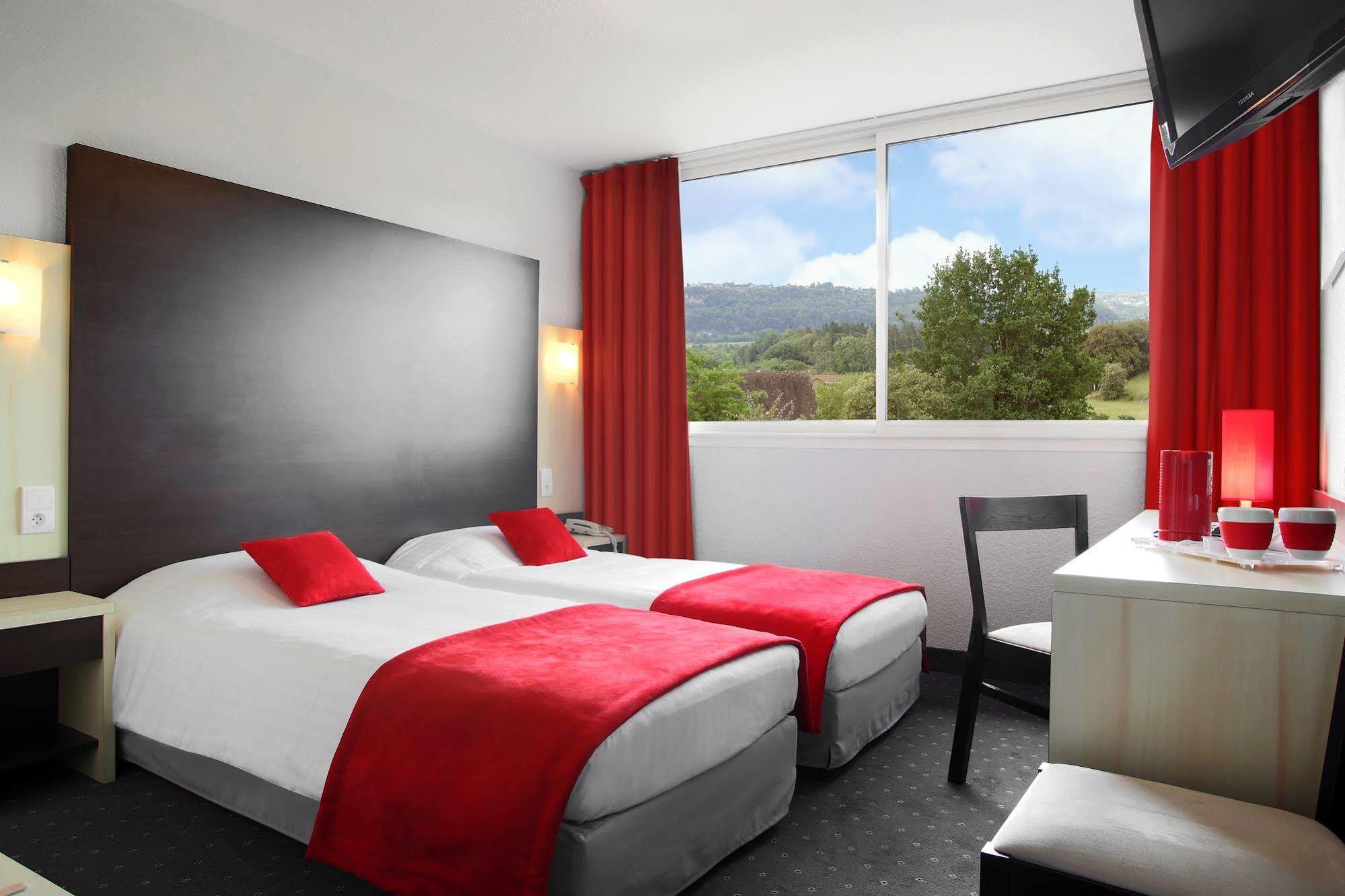 Hotel Le Clos Roussillon Pres De Sarlat 维塔克 外观 照片