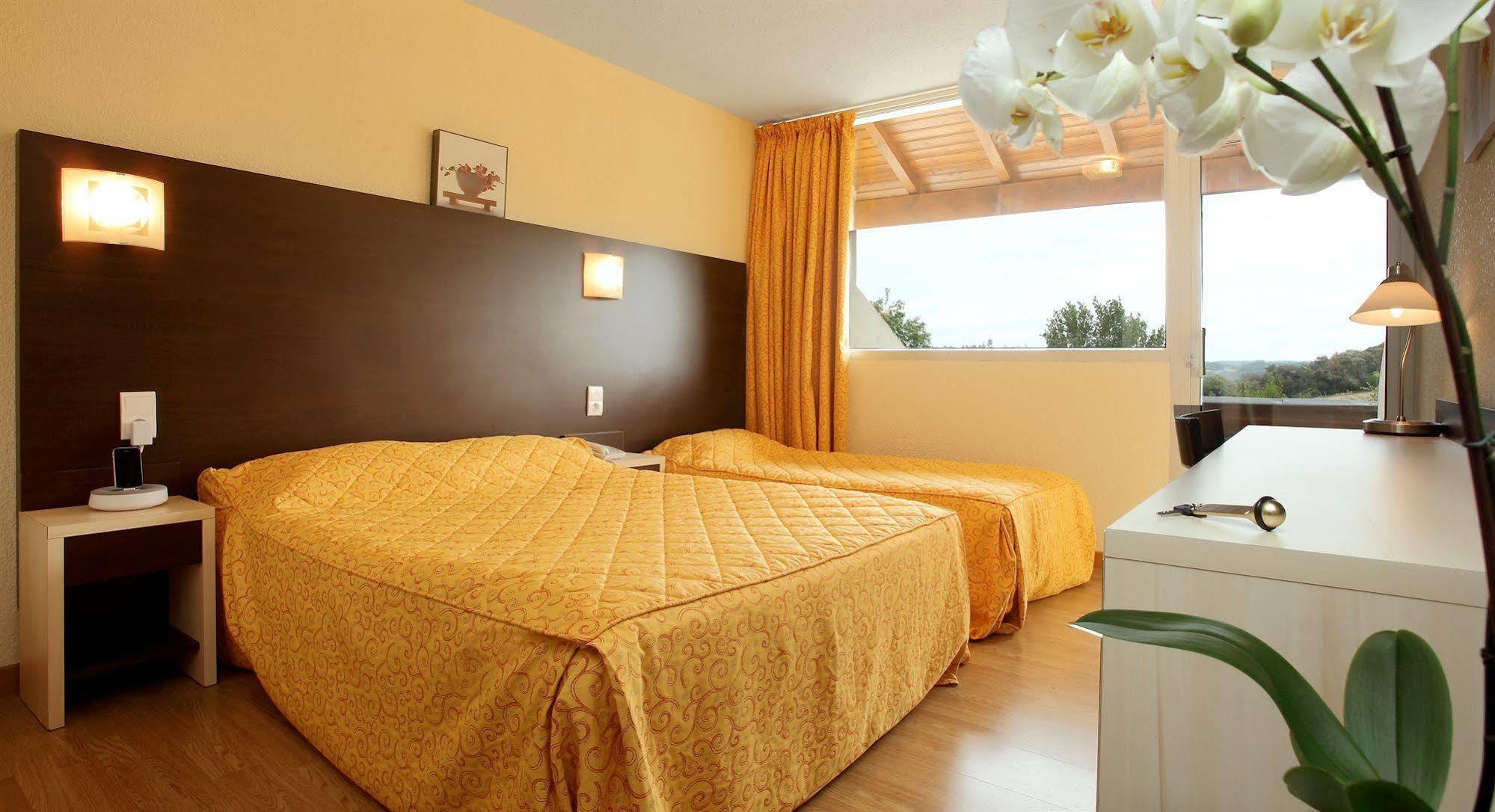 Hotel Le Clos Roussillon Pres De Sarlat 维塔克 外观 照片
