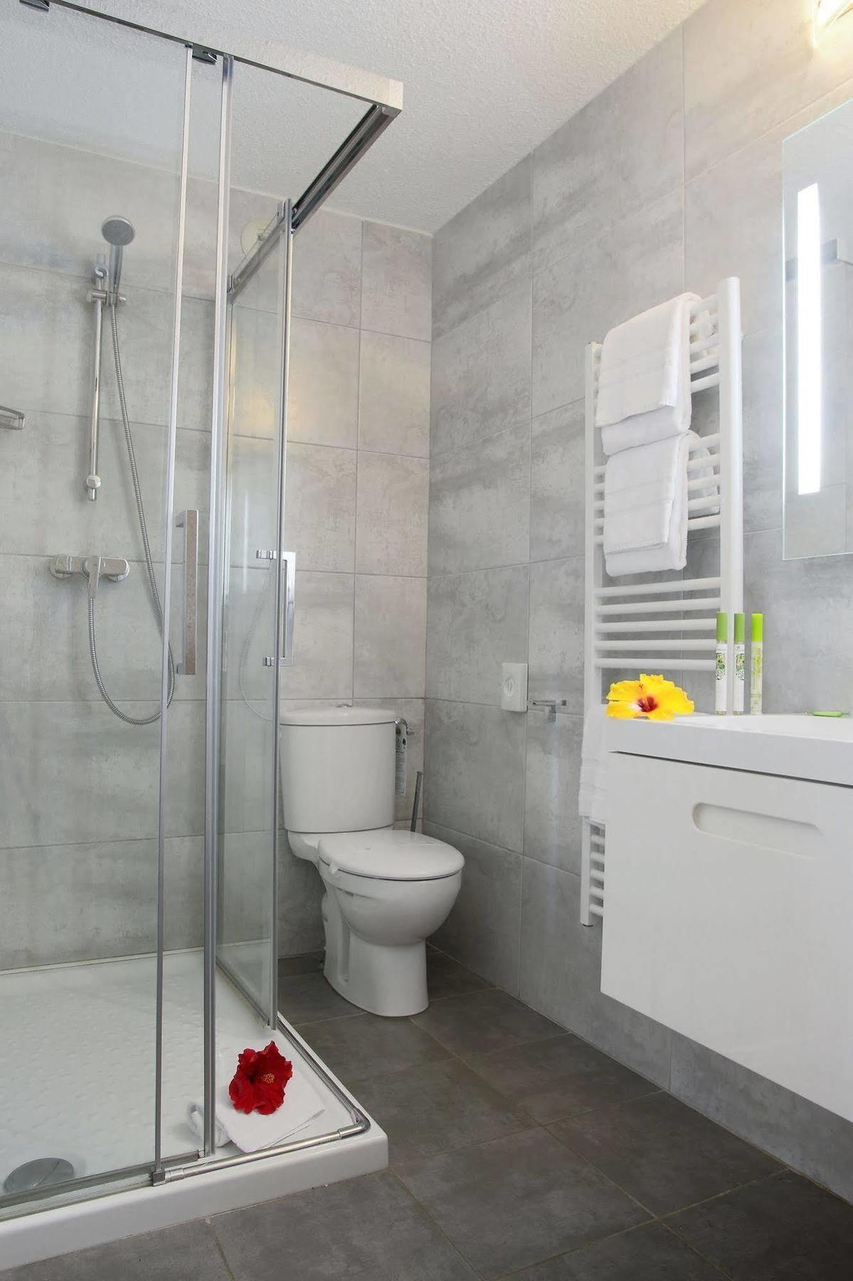 Hotel Le Clos Roussillon Pres De Sarlat 维塔克 外观 照片