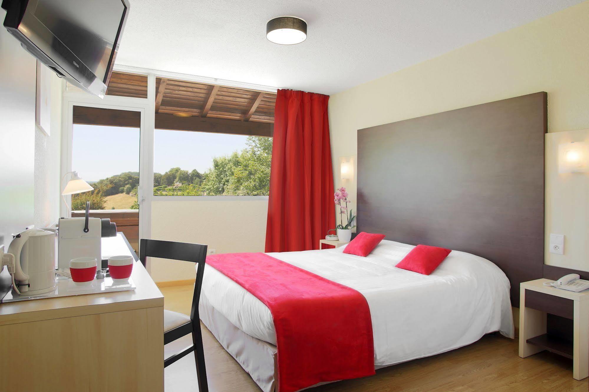 Hotel Le Clos Roussillon Pres De Sarlat 维塔克 外观 照片